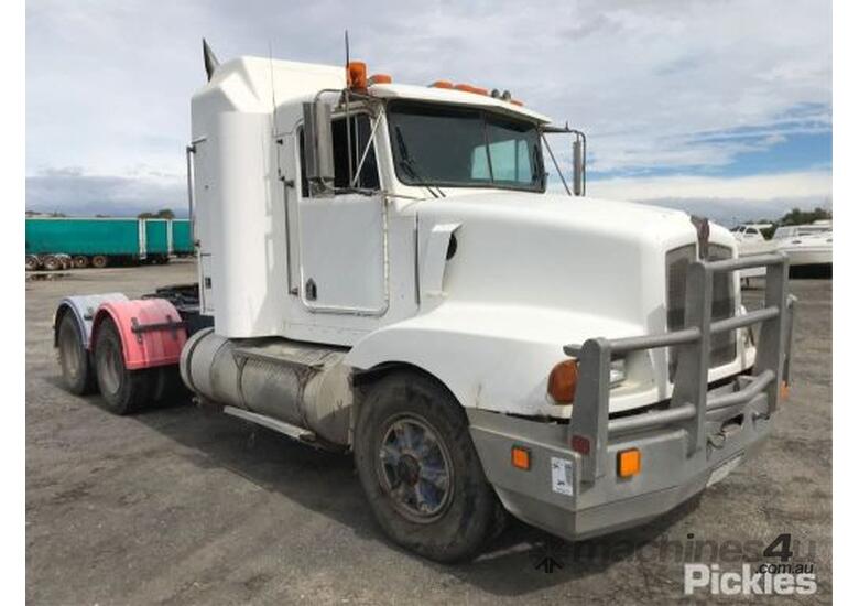 caption 1989 Kenworth T400