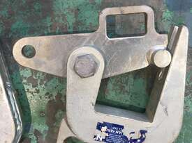 Nobles Pipe Lifting Bracket Pair 10 Tonne NAAB6613  - picture2' - Click to enlarge
