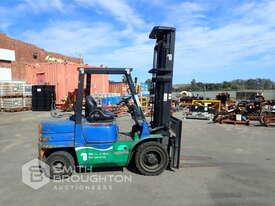 MITSUBISHI FG35 LPG FORKLIFT - picture0' - Click to enlarge