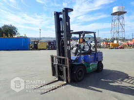 MITSUBISHI FG35 LPG FORKLIFT - picture2' - Click to enlarge