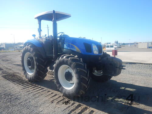 New Holland Tractor 