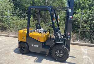 3 Tons Brand New LiuGong Forklift Diesel Engine Triple Mast Sideshift Manual 3 Tons Brand New LiuGong Forklift Diesel Engine Triple Mast Sideshift Manual