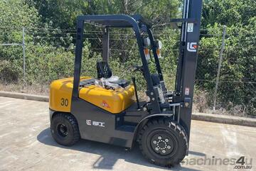 3 Tons Brand   LiuGong Forklift Diesel Engine Triple Mast Sideshift Manual 3 Tons Brand   LiuGong Forklift Diesel Engine Triple Mast Sideshift Manual