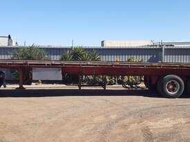 Custom triaxle Flat top tailer - picture0' - Click to enlarge