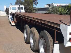 Custom triaxle Flat top tailer - picture1' - Click to enlarge