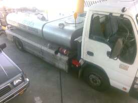 2001 ISUZU NPR43 - WATER SERVICE UNIT - picture2' - Click to enlarge