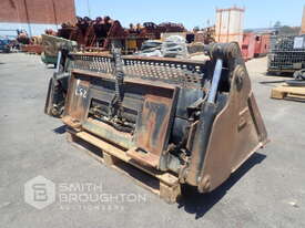 CATERPILLAR 4:1 BUCKET TO SUIT SKID STEER LOADER - picture1' - Click to enlarge