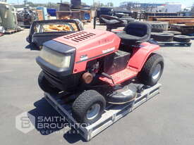 MTD YARD MACHINES RIDE ON LAWN MOWER - picture0' - Click to enlarge