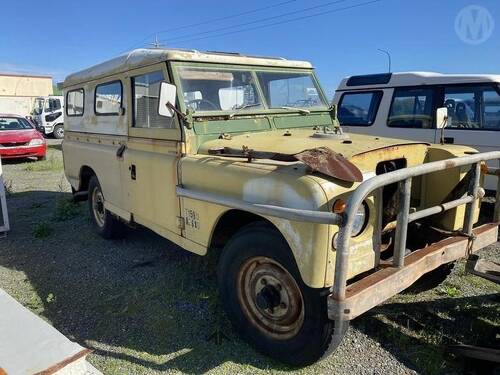 Land Rover 109 Series III