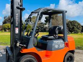 TOYOTA FG25 2.5T FORKLIFT 4M LIFT SIDE SHIFT - picture0' - Click to enlarge