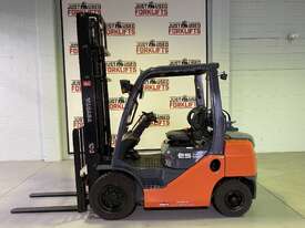 2014 TOYOTA 32-8FG25 FORKLIFT 4500mm LIFT HEIGHT CLEARVIEW 2 STAGE  - picture0' - Click to enlarge