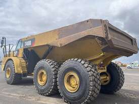 2011 740B CATERPILLAR DUMP TRUCK  - picture2' - Click to enlarge