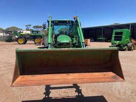 John Deere 6820 Loader FWA Cab - picture0' - Click to enlarge