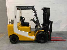 TCM 2.5t LPG Forklift - picture0' - Click to enlarge