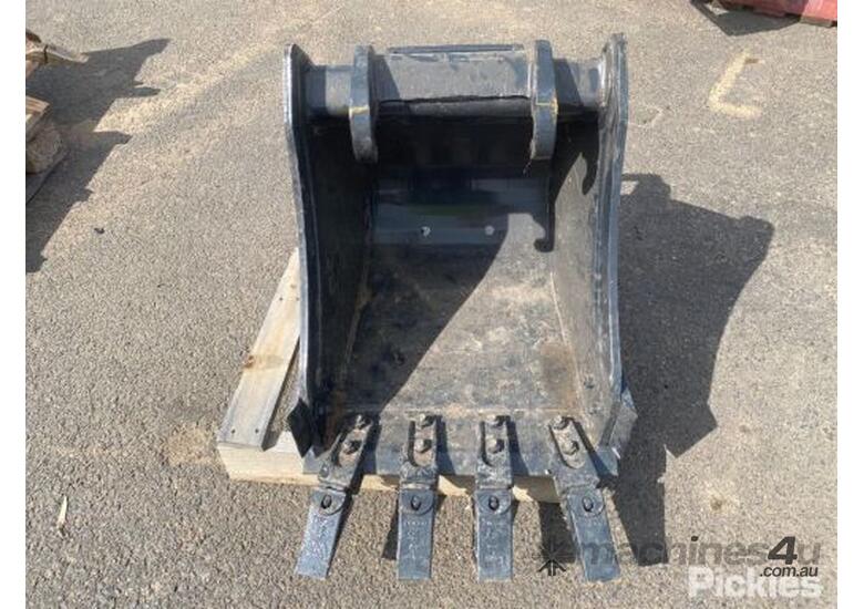 Used Bobcat Digging Bucket Bucket Measurements 430mm Serial No