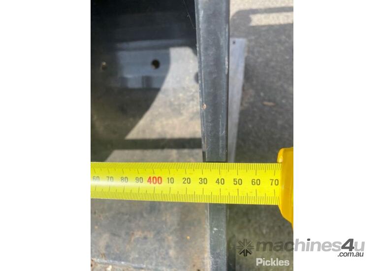 Used Bobcat Digging Bucket Bucket Measurements 430mm Serial No