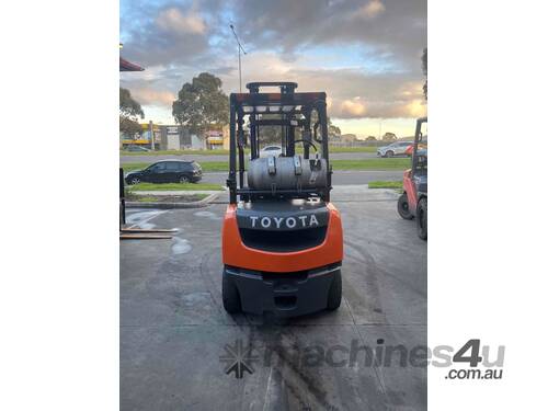 2017 Toyota 2.5 tonne forklift 