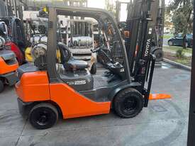 2017 Toyota 2.5 tonne forklift  - picture0' - Click to enlarge