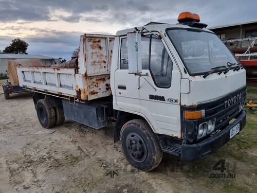 Toyota Dyna Tip Truck