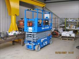 GENIE Scissor Lift - picture0' - Click to enlarge