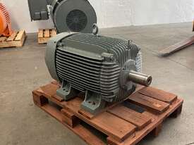 75 kw 100 hp 4-pole 1480 rpm 415v 250S/M frame IP65 Mining AC Electric Motor WEG Model KTE46 - picture2' - Click to enlarge
