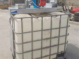 Mixing in Your IBC Tote Tank | FluidPro DM-10 IBC Mixer - picture0' - Click to enlarge