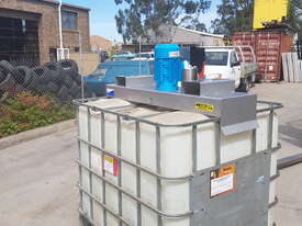 Mixing in Your IBC Tote Tank | FluidPro DM-10 IBC Mixer - picture0' - Click to enlarge