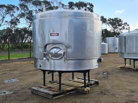 7000lt STAINLESS STEEL TANK, MILK VAT - picture0' - Click to enlarge