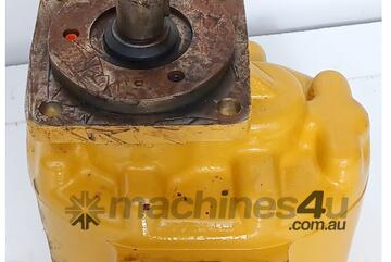 Caterpillar Hydraulic Motor No. 1975149 - LLOYDS DEALS Caterpillar Hydraulic Motor No. 1975149 - LLOYDS DEALS