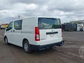 Toyota Hiace - picture2' - Click to enlarge