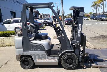 ACTIVE FORKLIFTS - 2006 Nissan 1.8 Ton container entry forklift for sale-4300mm lift height solid ty