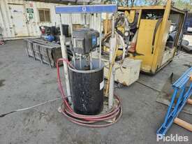 Graco C55 Silicon Pump, 250cc, Check-Mate Nitroseal SC800, 200L Drum Hose And Wand. Note: Used Item, - picture0' - Click to enlarge