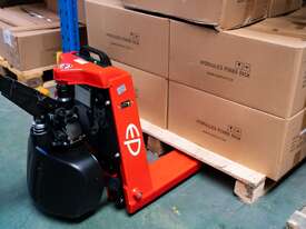 HPL152 SEMI-ELECTRIC PALLET TRUCK 1.5T - picture0' - Click to enlarge