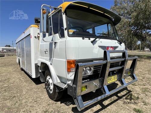 GRAND MOTOR GROUP - 1986 HINO FD Service Truck