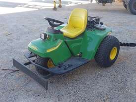 John Deere 1200a - picture2' - Click to enlarge