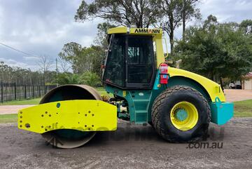 Ammann ASC110 Vibrating Roller Roller/Compacting