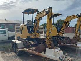 Komatsu PC20MR-3 - picture0' - Click to enlarge