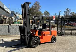 NISSAN 3T LPG Counterbalance Forklift | 6M Lift | Side Shift
