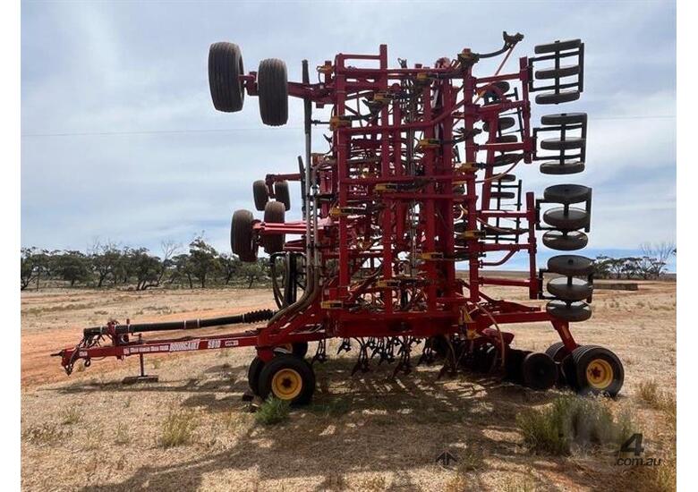 caption Bourgault 5810-62
