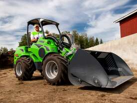 Avant 860i GT AC Powerful Articulated Loader - picture0' - Click to enlarge