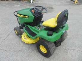 John Deere X320 - picture1' - Click to enlarge