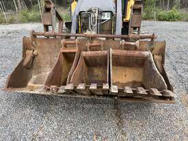 Volvo BL71B 4x4 Backhoe - picture2' - Click to enlarge