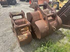 Set Of CAT Excavator Buckets - picture2' - Click to enlarge