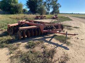 International Harvesters Australia 3-5P 32 Plate Offset Disc Plough 

Item Is In A Used Condition &  - picture0' - Click to enlarge