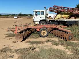 International Harvesters Australia 3-5P 32 Plate Offset Disc Plough 

Item Is In A Used Condition &  - picture2' - Click to enlarge