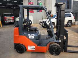 Toyota Forklift 2.5T Container Mast - 2020 Model - picture0' - Click to enlarge