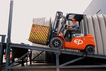 EP Lithium-ion FORKLIFT 2.5-An equivalent of Gas forklift --all days usage