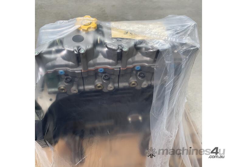 caption NEW UNUSED VM Motori D704LE-LTE-TE2 LONG BLOCK ENGINE 10012172F ASSY ENGINE