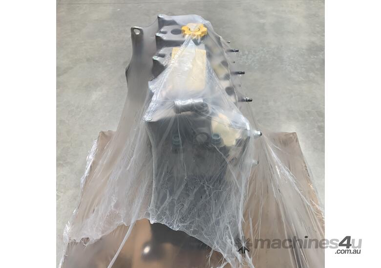 caption NEW UNUSED VM Motori D704LE-LTE-TE2 LONG BLOCK ENGINE 10012172F ASSY ENGINE