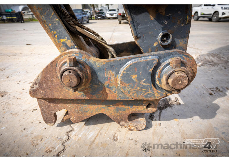 caption KOMATSU PC300LC-8 EXCAVATOR